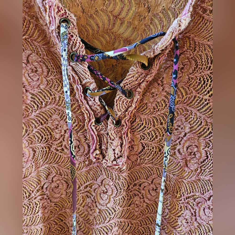 Gimmicks by BKE Pink Lace Blouse - Picture 2 of 4